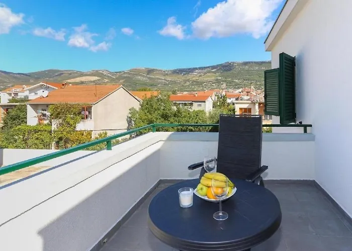 Slavko With Terrace Kaštela